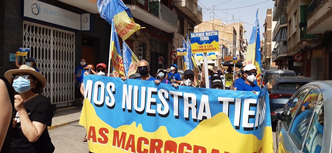 Foto de archivo de la plataforma Salvemos Nuestra Tierra manifestándose en Yecla