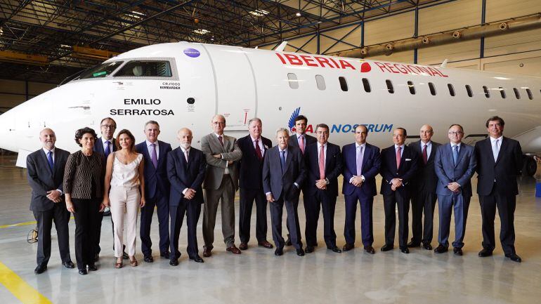 Air Nostrum bautiza un avión con el nombre de su primer presidente