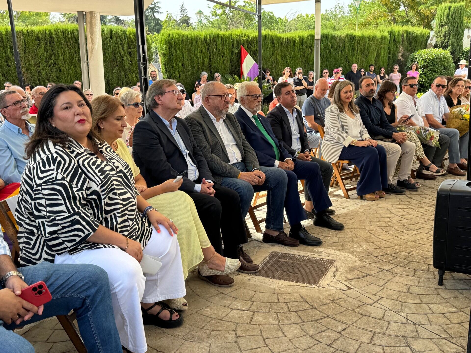 Autoridades presentes en el homenaje