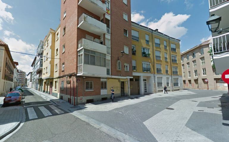 Santo San Pedro, esquina con Calle Mayor Antigua en Palencia. 