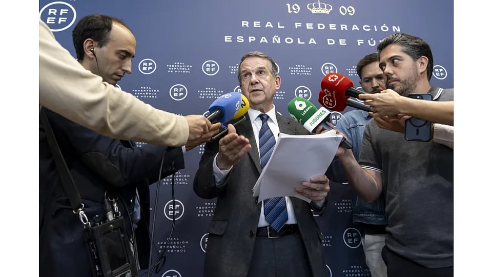Abel Caballero en la sede de la RFEF