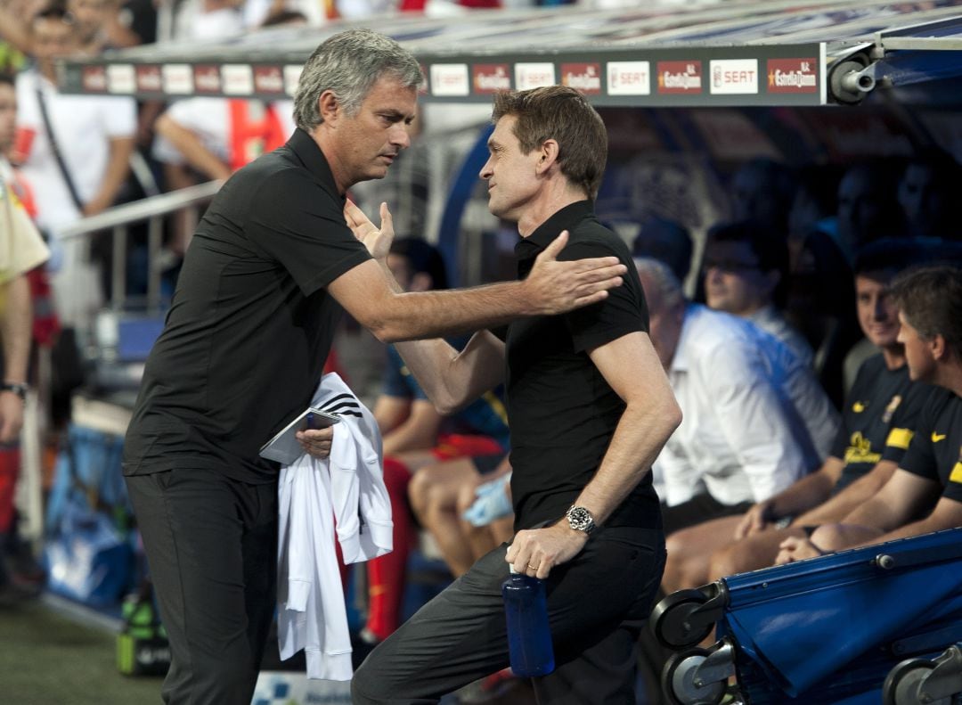 Saludo entre José Mourinho y Tito Vilanova