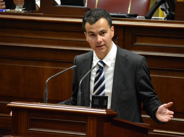 Héctor Gómez, en una foto de archivo del Parlamento de Canarias