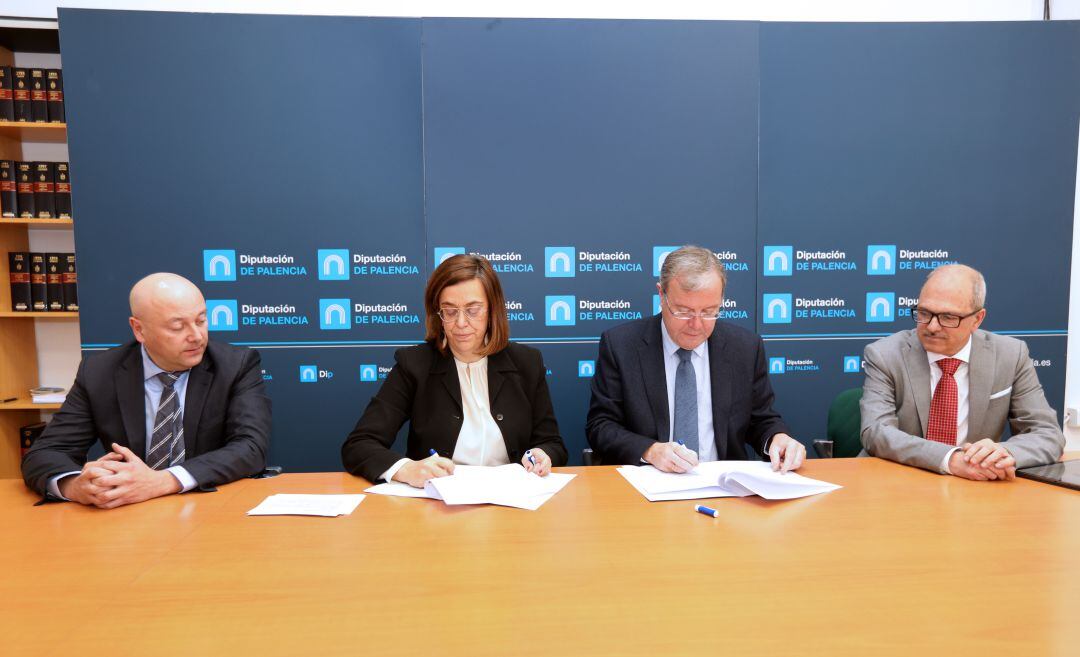 Firma de los convenios