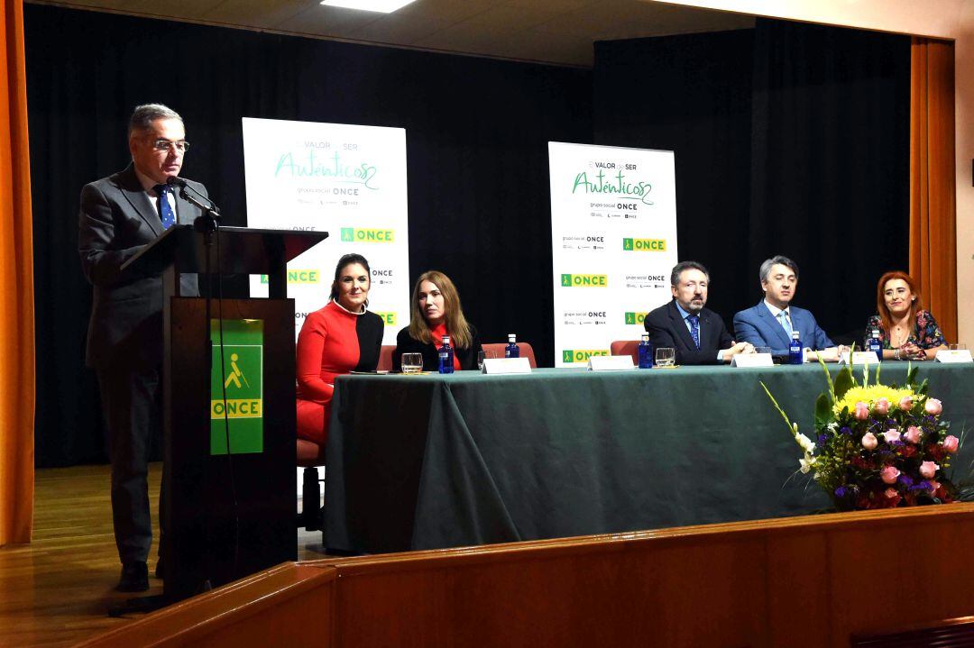 Un momento de la toma de posesión de Gema Valderrama en la dirección de la ONCE en Algeciras.