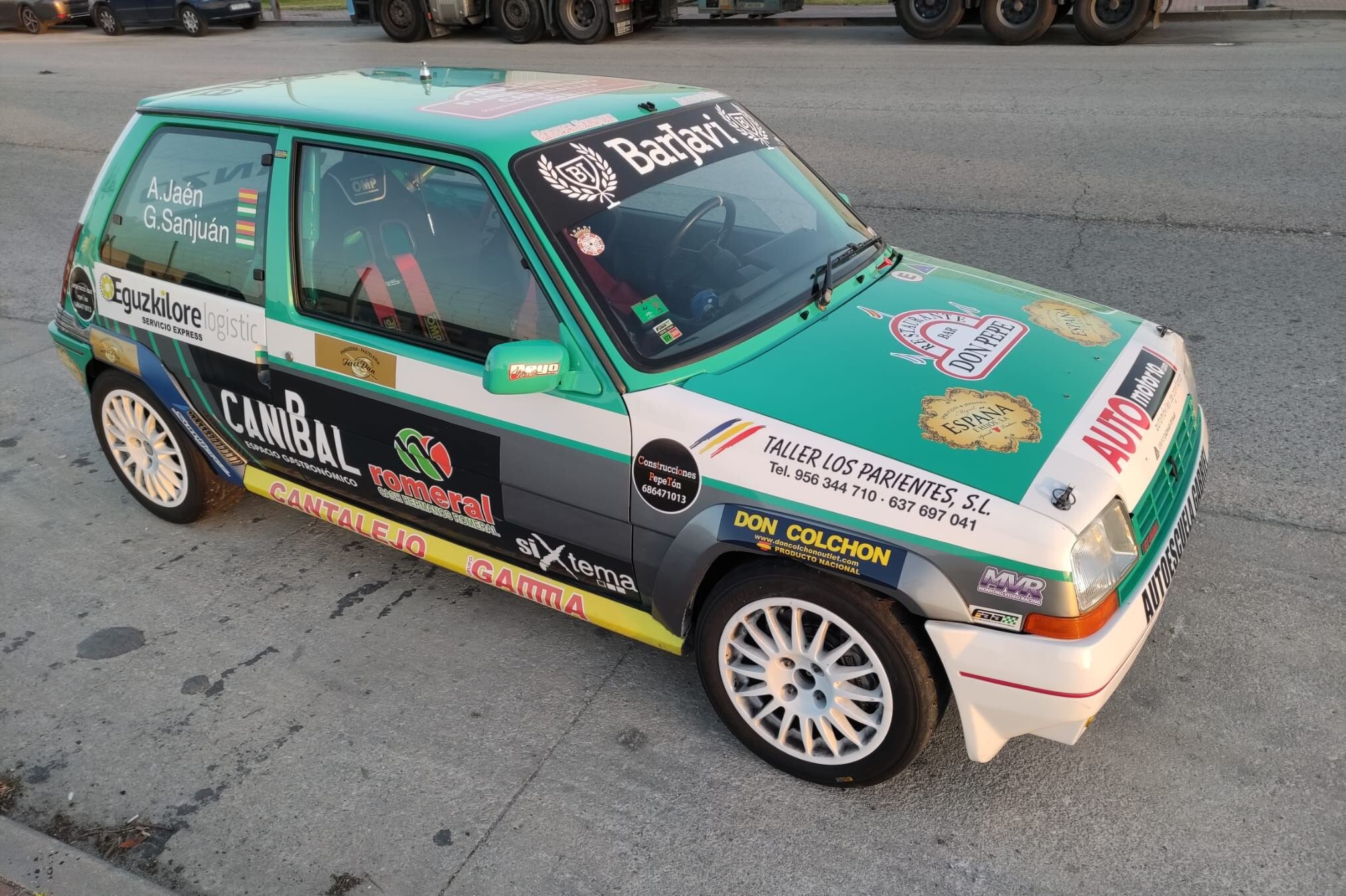 El Renault 5 turbo con el que los pilotos correrán en Cantabria
