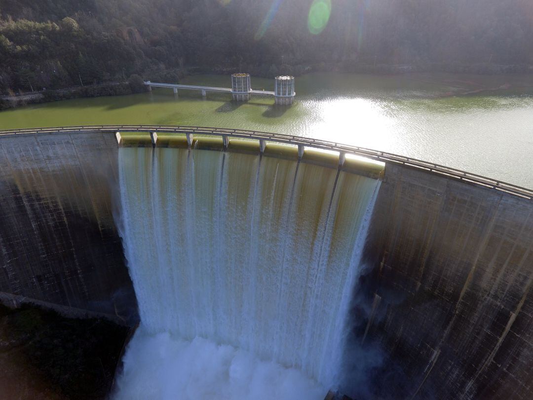 Susqueda, ple a vessar