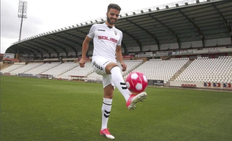 Pelayo Novo, en su presentación con el Albacete.