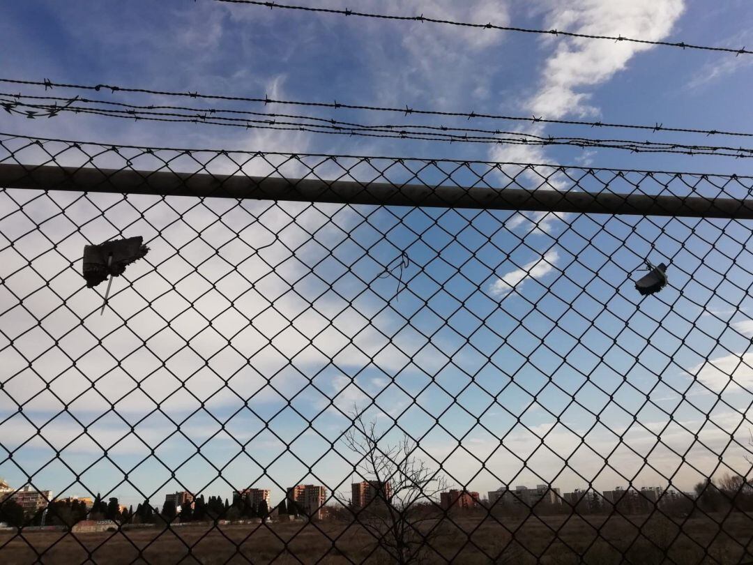 Destrozan el memorial ciudadano de la cárcel de Carabanchel dos días después de instalarlo