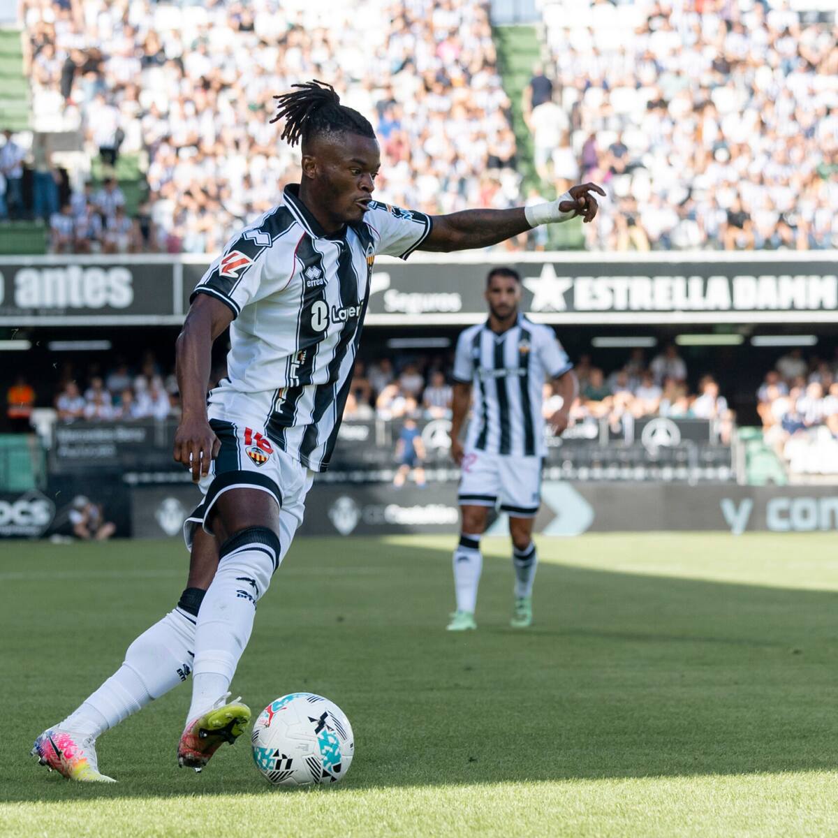 Cipenga, orgullo internacional para el Castellón… pero baja en un momento clave