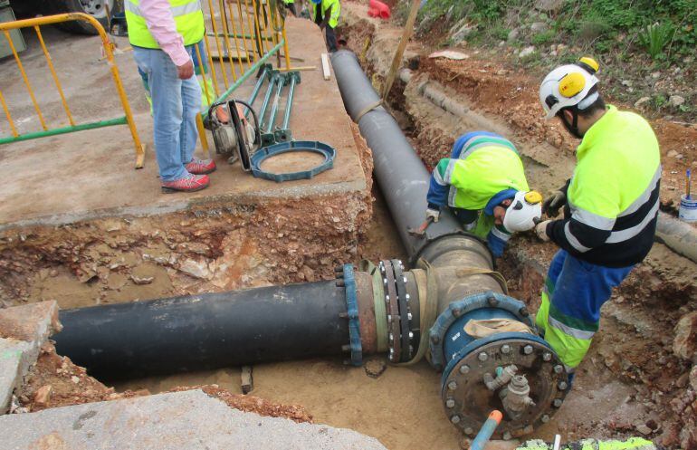 Obras en una conducción de agua potable