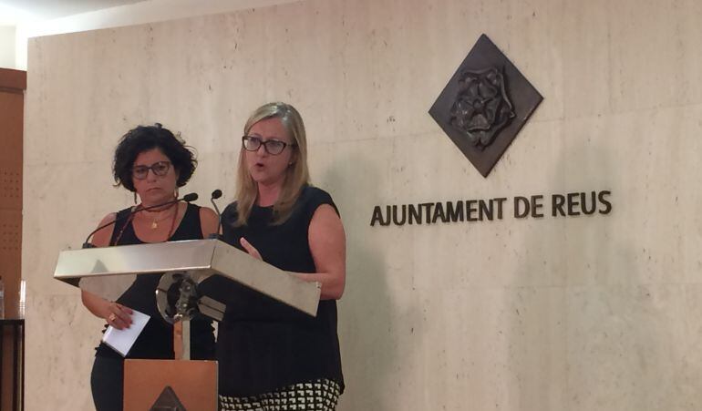 La regidora de Benestar i Família, Montserrat Vilella i la directora de la Xarxa Social de Salut Mental de la Fundació Pere Mata, destaquen el bon funcionament de la iniciativa
