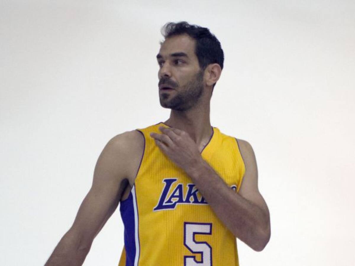 Los 10 españoles lucen su camiseta NBA