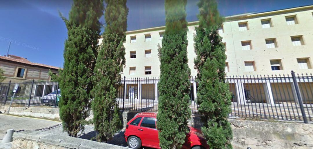 Izquierda Unida y Podemos alarmados por la posible instalación de un centro COVID en Magisterio