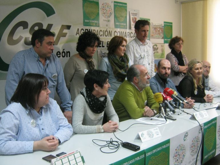 Con pañuelo negro, Montserrat Fernández, presidía la candidatura de CSI-F