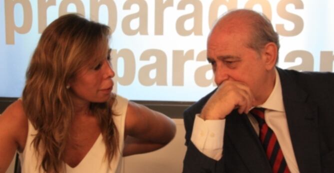 La presidenta del PPC, Alícia Sánchez-Camacho, i el ministre de l'Interior, Jorge Fernández Díaz
