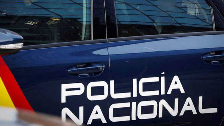 Un vehículo de Policía Nacional