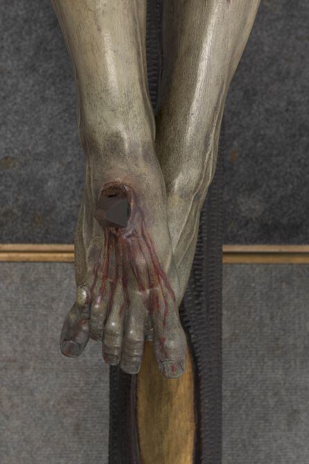 Detalle de los pies del Cristo del Buen Fin