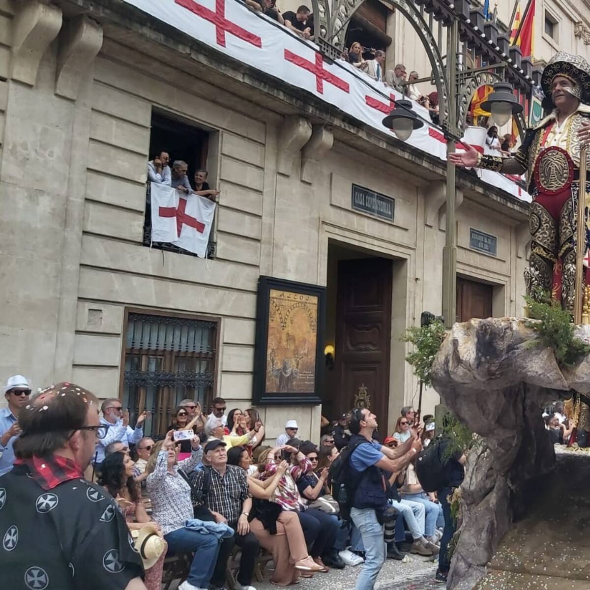 El alférez cristiano lidera un tributo a los orígenes Contrabandistas