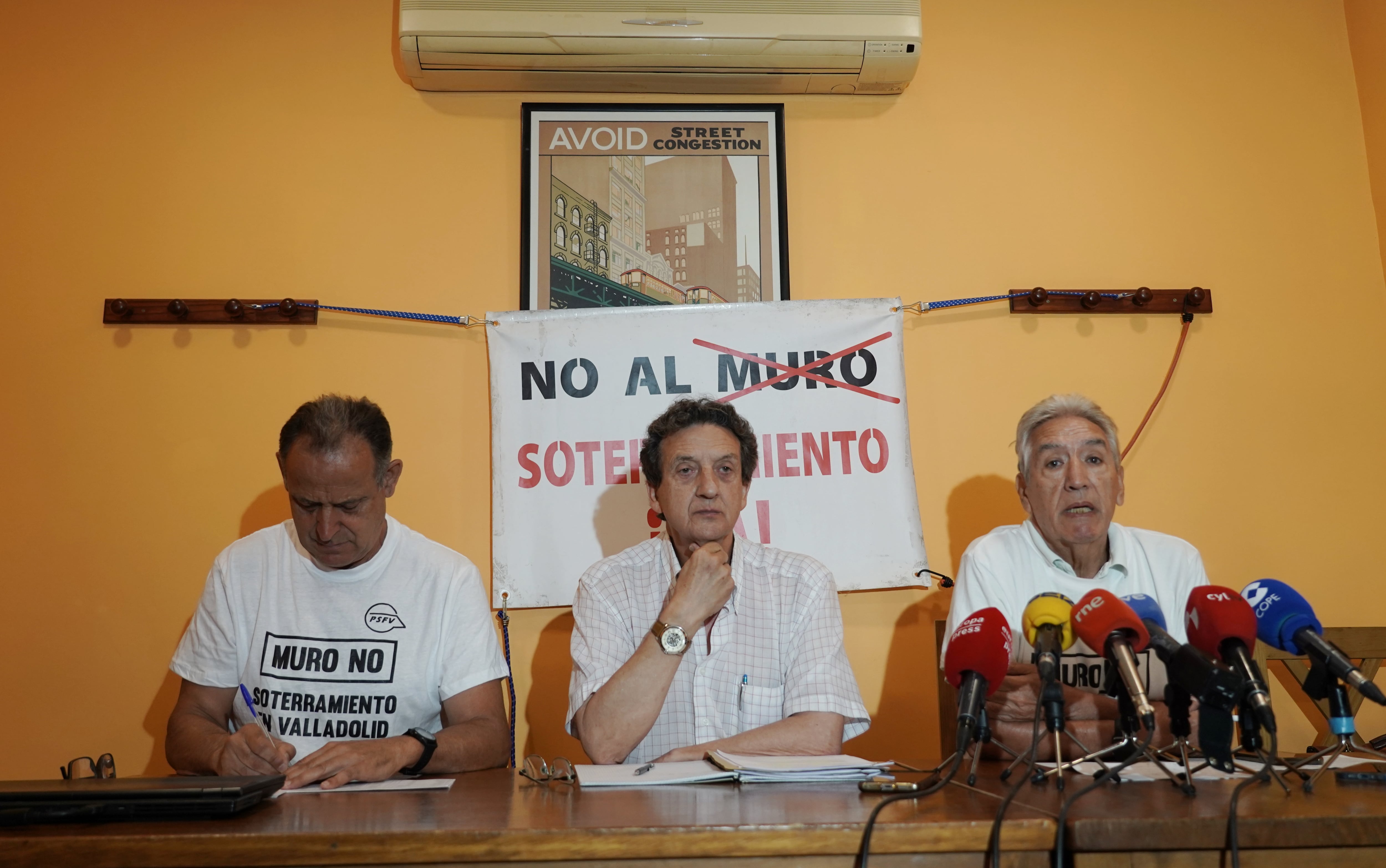 Rueda de prensa de la Plataforma por el Soterramiento del Ferrocarril en Valladolid para valorar el anuncio de ADIF de iniciar las obras de la nueva estación, y ofrecer su posición sobre las obras de Arco de Ladrillo y de la nueva estación de autobuses.