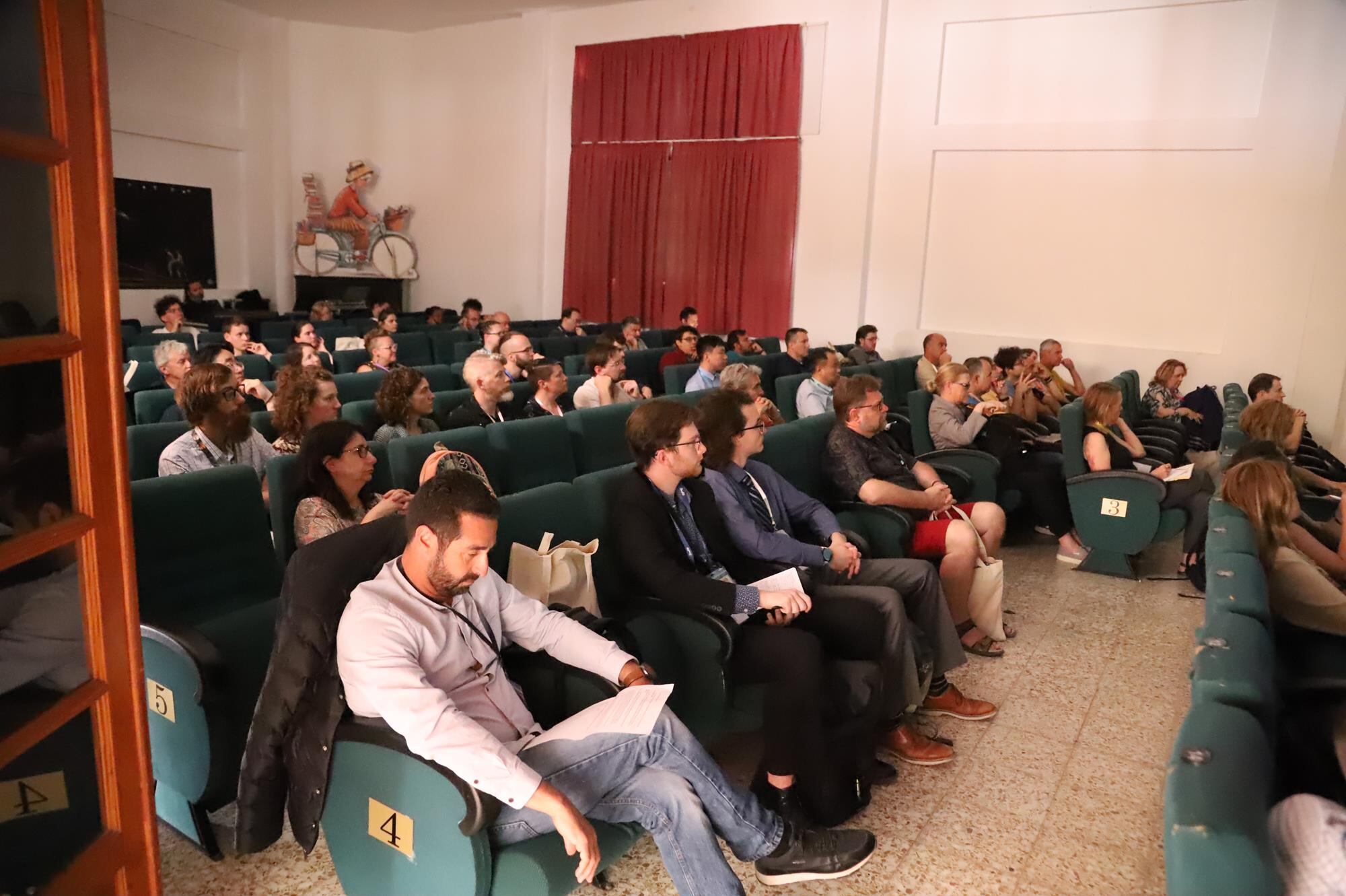 Algunos de los participantes en la conferencia.