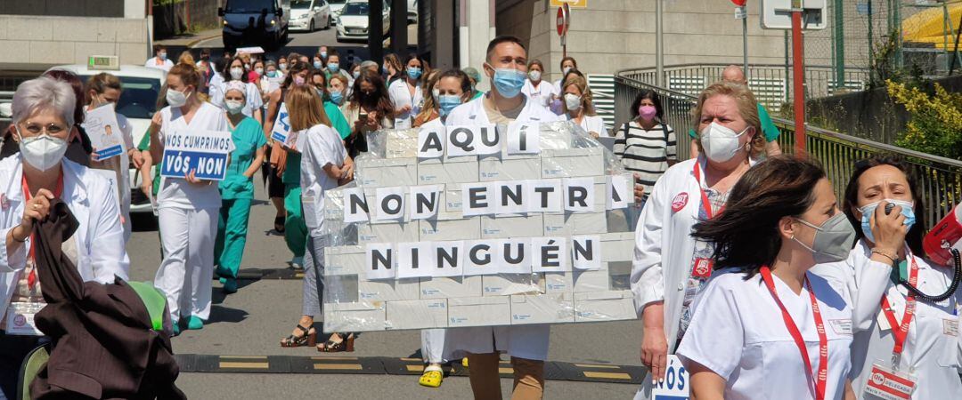 Concentración de trabajadores del CHUAC