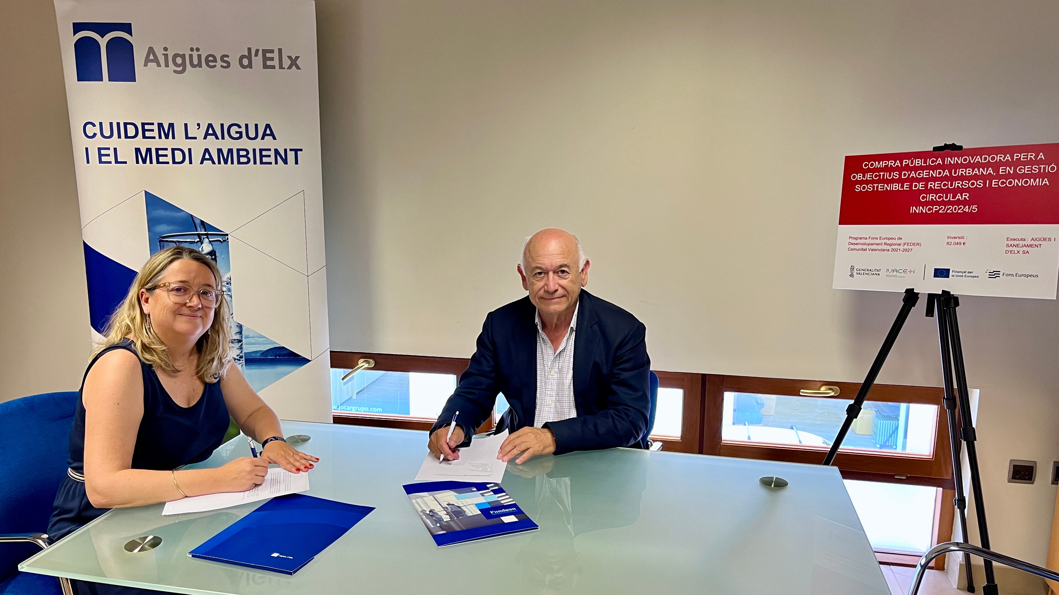 María José Toledo, Directora Gerente de Aigües d’Elx, y Antonio José Fernández, Presidente de la Fundación Empresa Universidad de Alicante (FUNDEUN)