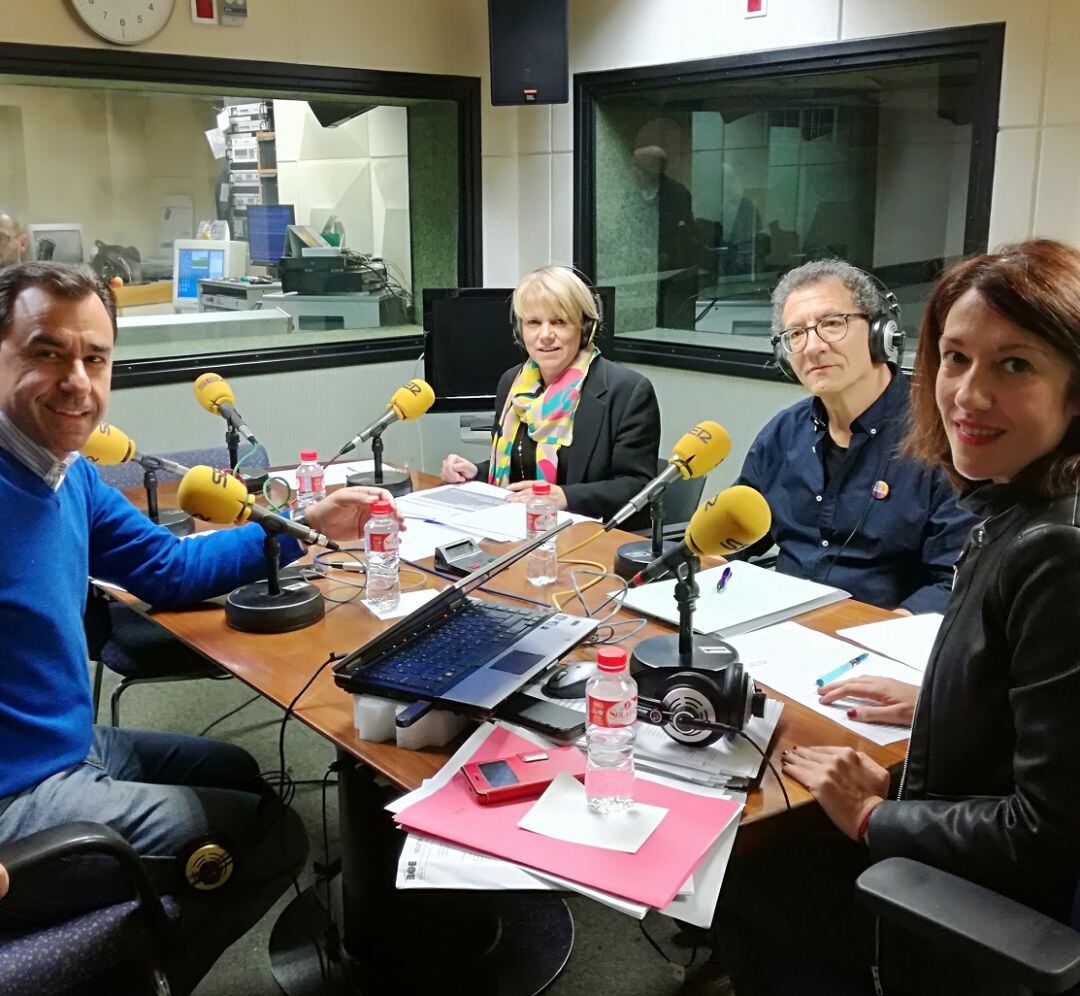 Los tres candidatos presentes en los estudios de Radio Zamora