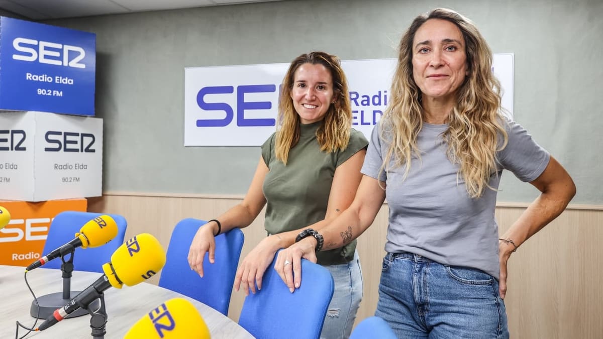 Cristina Rodríguez, concejala de Protección Animal y Carla Jover la adiestradora y modificadora de conducta canina acerca de la necesidad de parques caninos