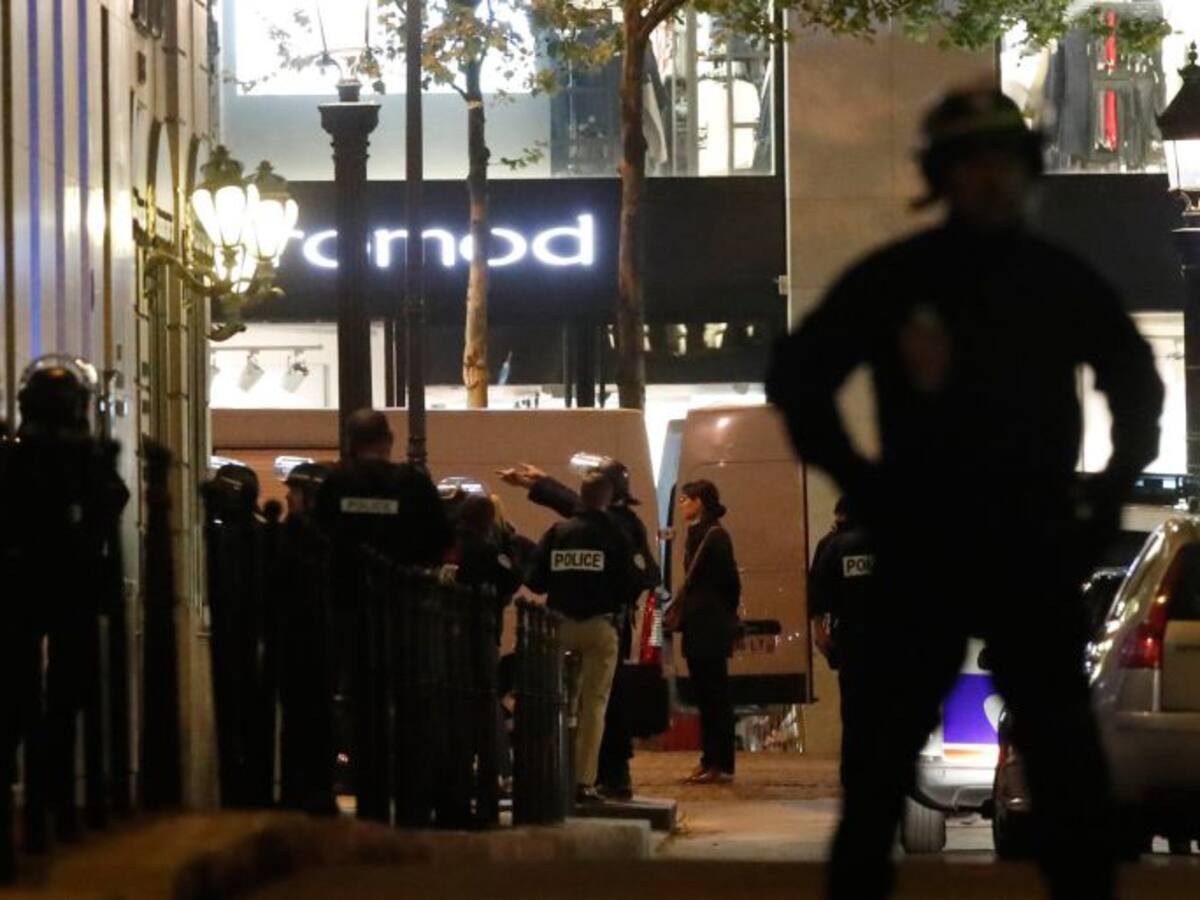Tiroteo en los Campos Elíseos de París