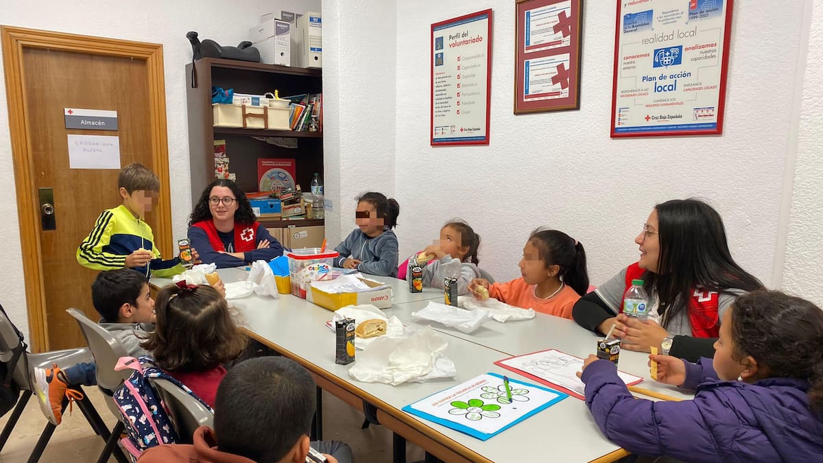 Entrevista a Rosa Parrilla. Creu Roja Ontinyent i la Diputació de València donen suport als serveis socials de 4 municipis de la Vall d'Albaida.