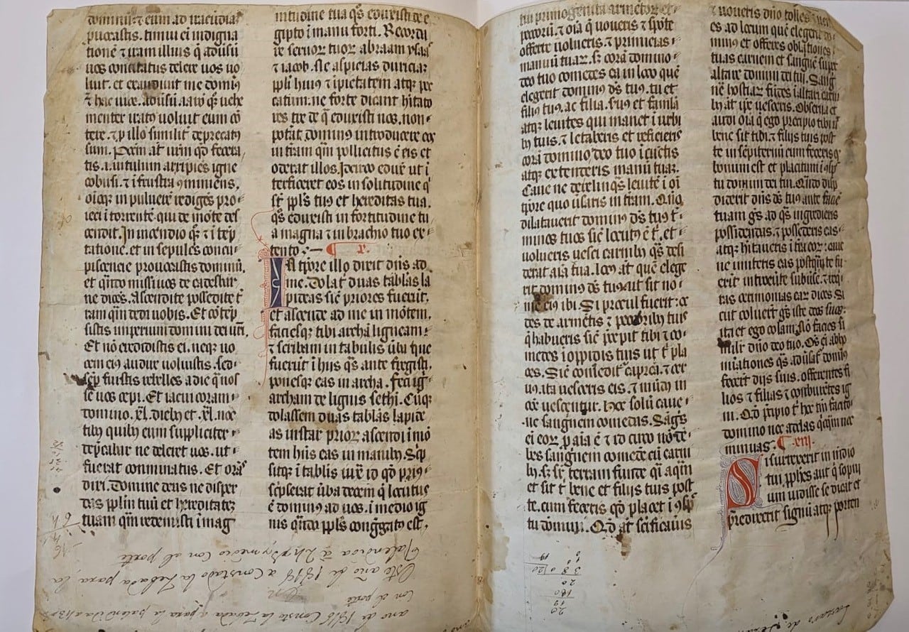 Pergaminos de la Biblia de Quejana encontrados en Álava