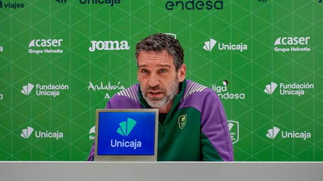 Ibon Navarro, en la sala de prensa del Martín Carpena