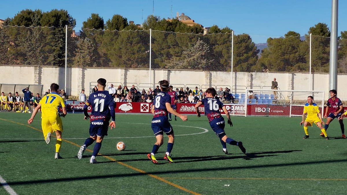 El Huesca B reafirma el liderato en Tercera RFEF con otro gol de Diego Aznar