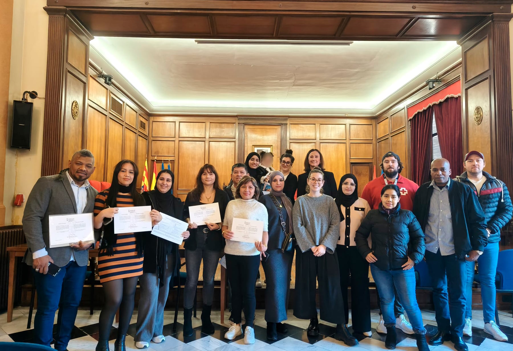 La concejal de Igualdad, Aroa Mira, en el centro de la imagen, junto a algunos de los participantes en este curso organizado por Pangea