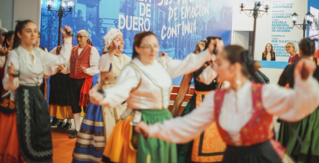 Imagen de archivo de la Escuela de Folklore en INTUR