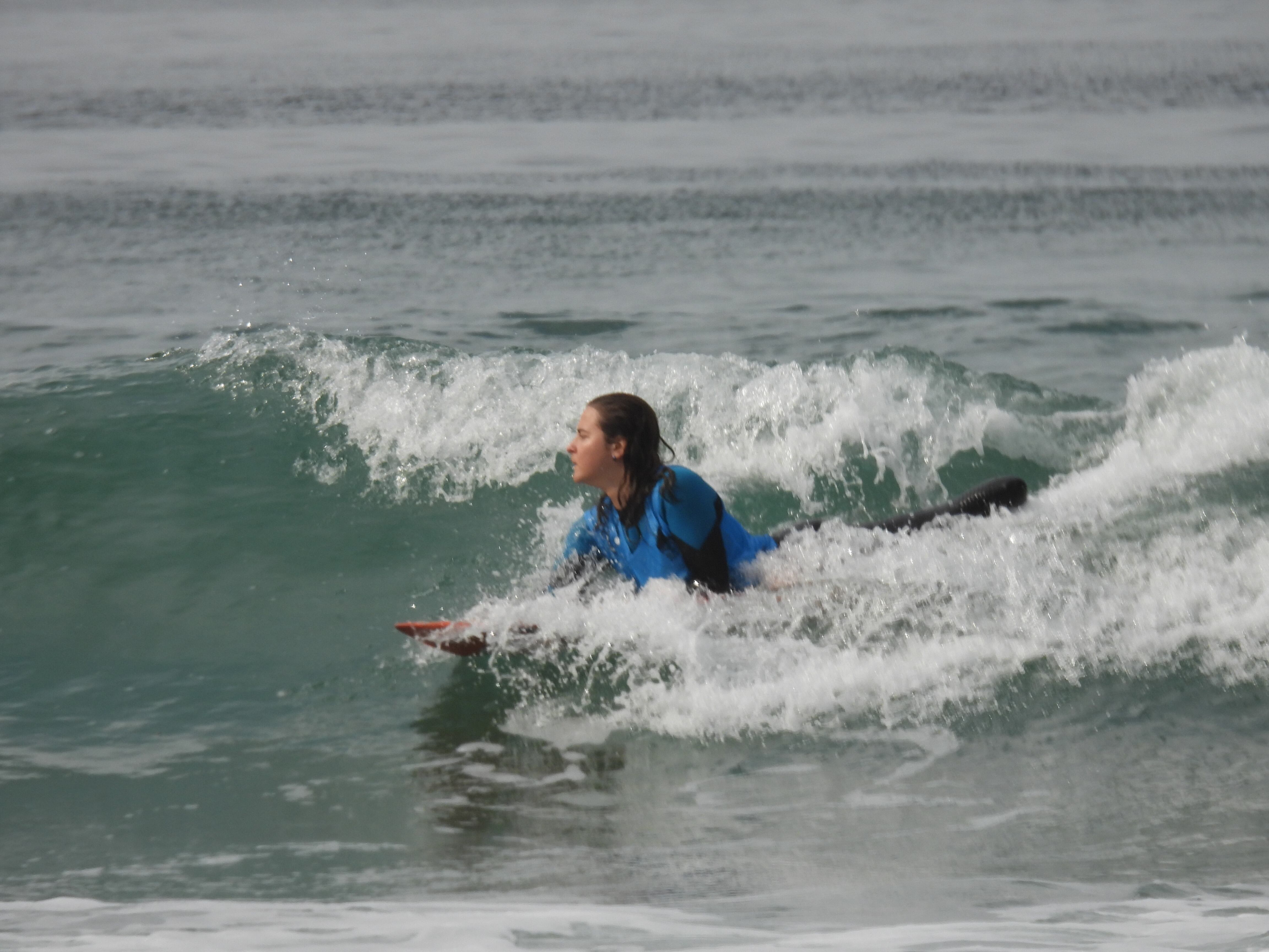 Sarah Almagro, campeona europea de ParaSurfing en la categoría Prone 2