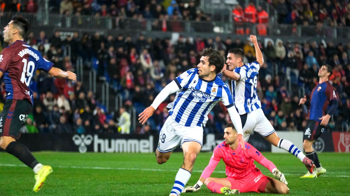 Así cantamos en Carrusel Real Sociedad el gol de Pablo Marín frente al Eldense en el minuto 95 de partido que dio a los txuri-urdin el pase a octavos de Copa del Rey