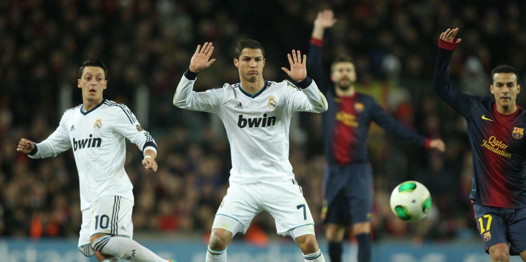 Cristiano Ronaldo, Pedro y Özil, durante el encuentro de vuelta de semifinales de la Copa del Rey en 2013