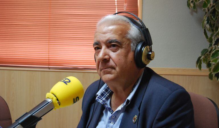 Carlos Ruipérez, alcalde de Arroyomolinos en los estudios de Ser Madrid Oeste (foto de archivo)