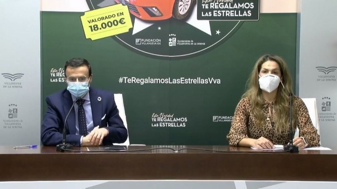 Miguel Ángel Gallardo y Cristina Menea anunciando el pacto presupuestario