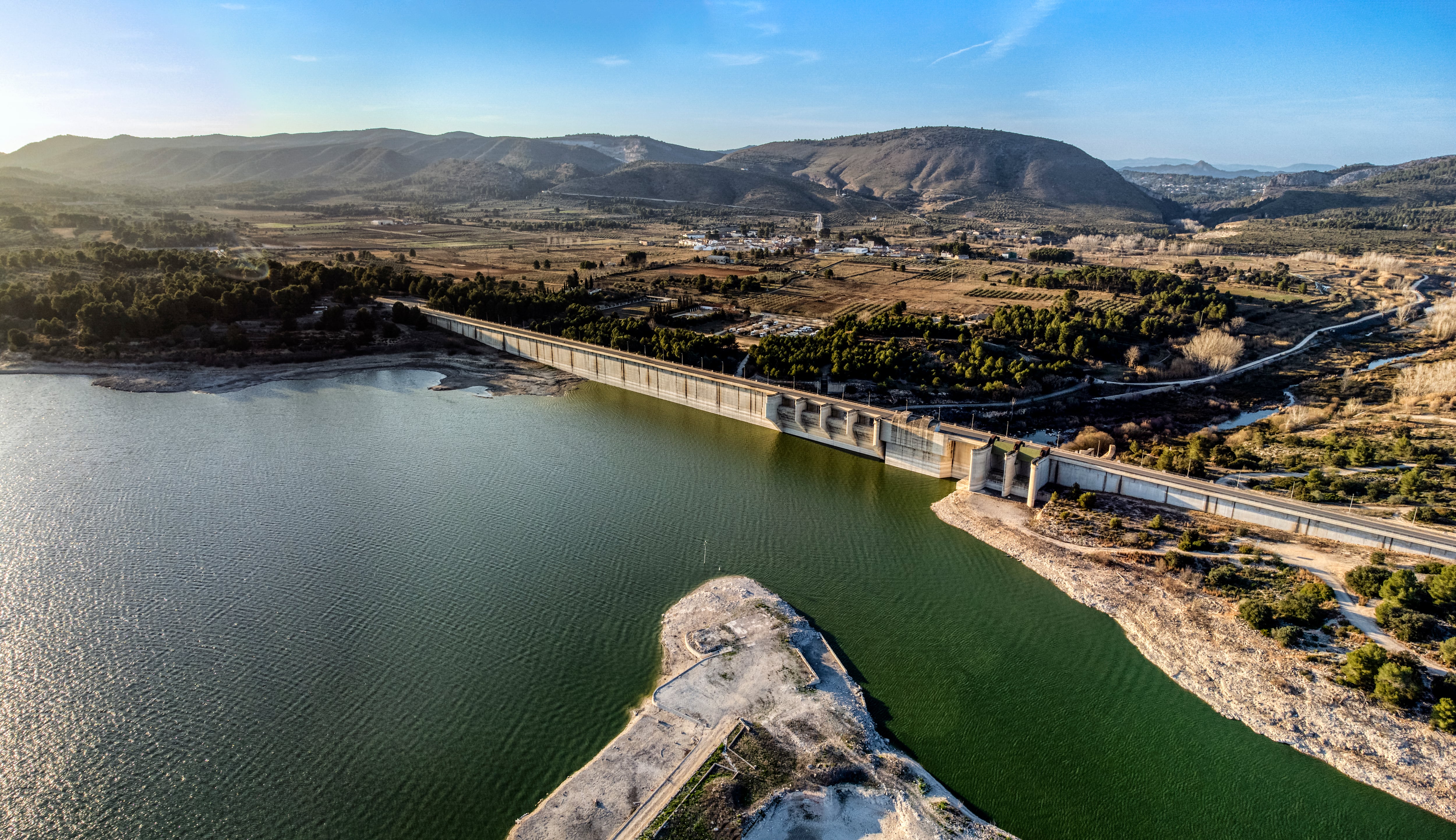 Vista aérea del embalse de Bellús, en Valencia, en una imagen de archivo.
