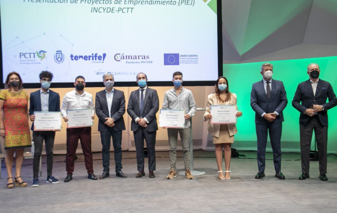TECH premia la excelencia de cuatro jóvenes canarios con una beca de estudios