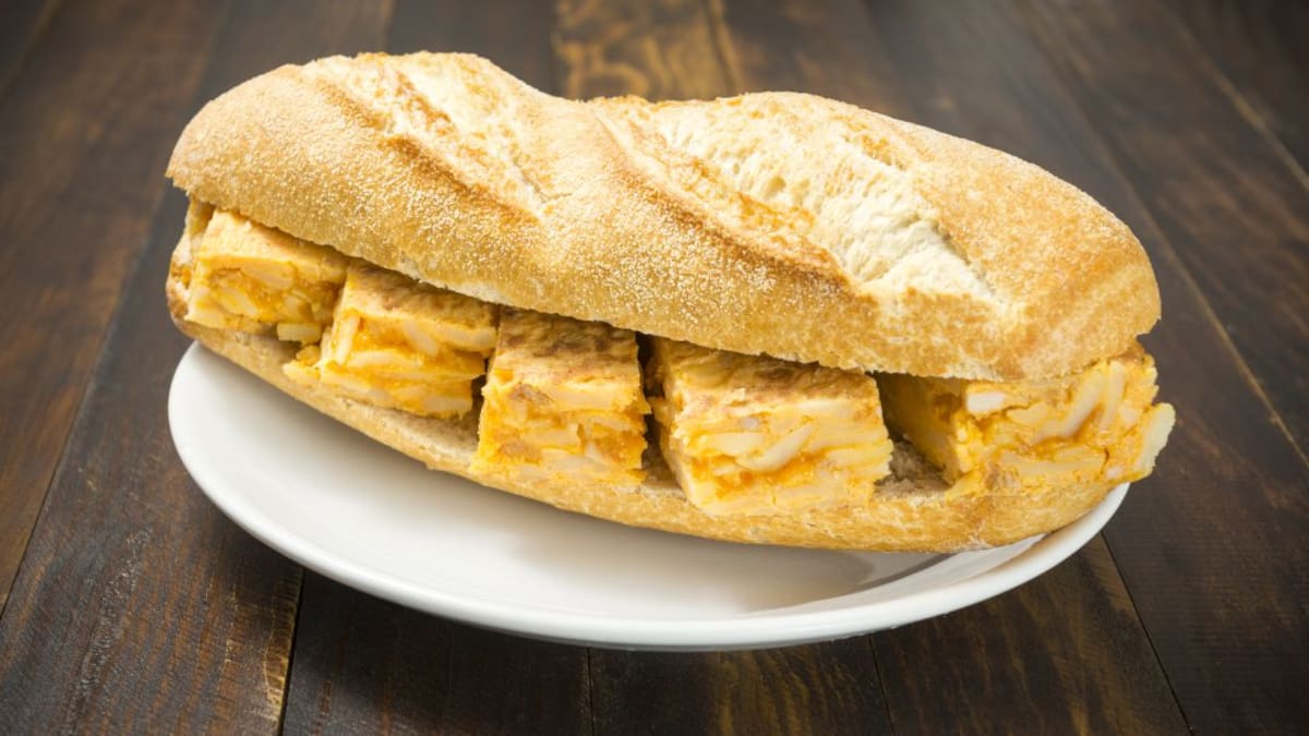 La tortilla del recreo, en el punto de mira tras el brote de salmonela en Elviña