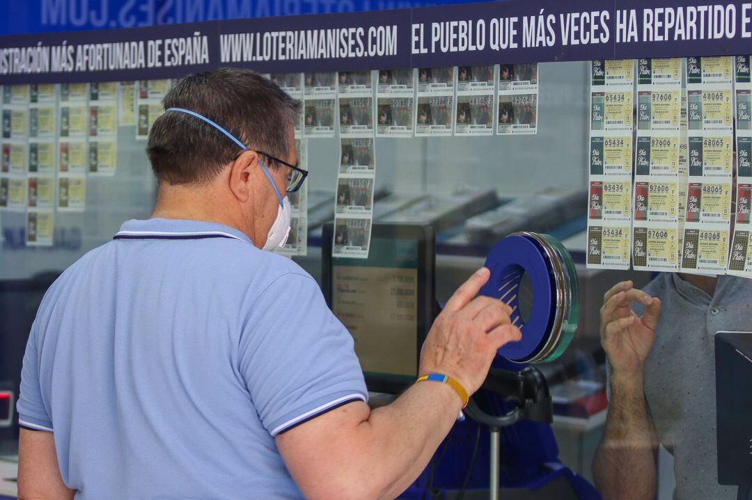 Interior de una administración de lotería