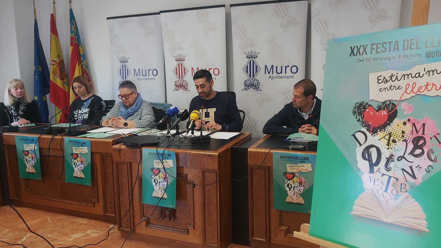 Un instant de la roda de premsa de les activitats de la Festa del Llibre de Muro