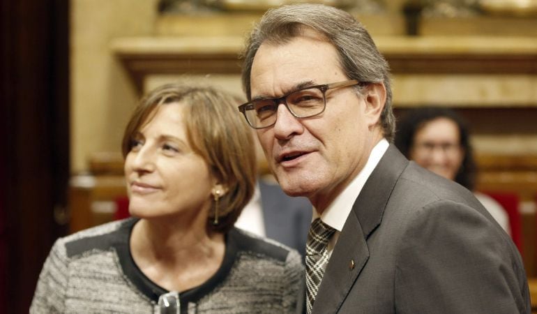 El president de la Generalitat en funciones, Artur Mas, junto a la nueva presidenta del Parlament de Catalunya, Carme Forcadell