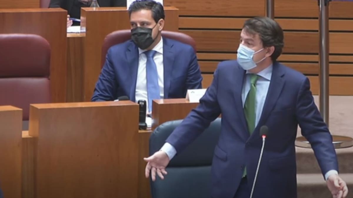 Mañueco sostiene que Atención Primaria del Bierzo tiene 'mejor dotación que España y Europa'