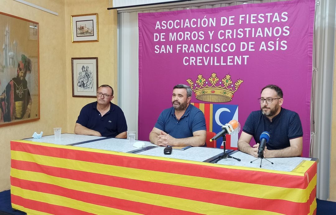 Rueda de prensa para cancelar las fiestas de la ciudad