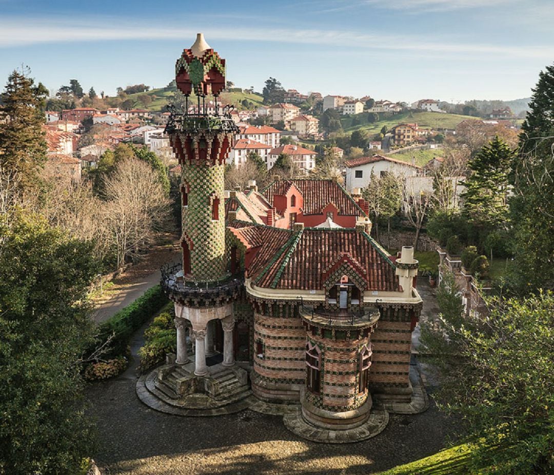 Vista de &#039;El Capricho&#039; de Gaudí en Comillas.